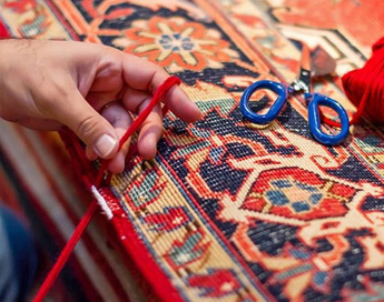 خدمات تخصصی و حرفه ای رفوی فرش در قالیشویی مینی سیتی